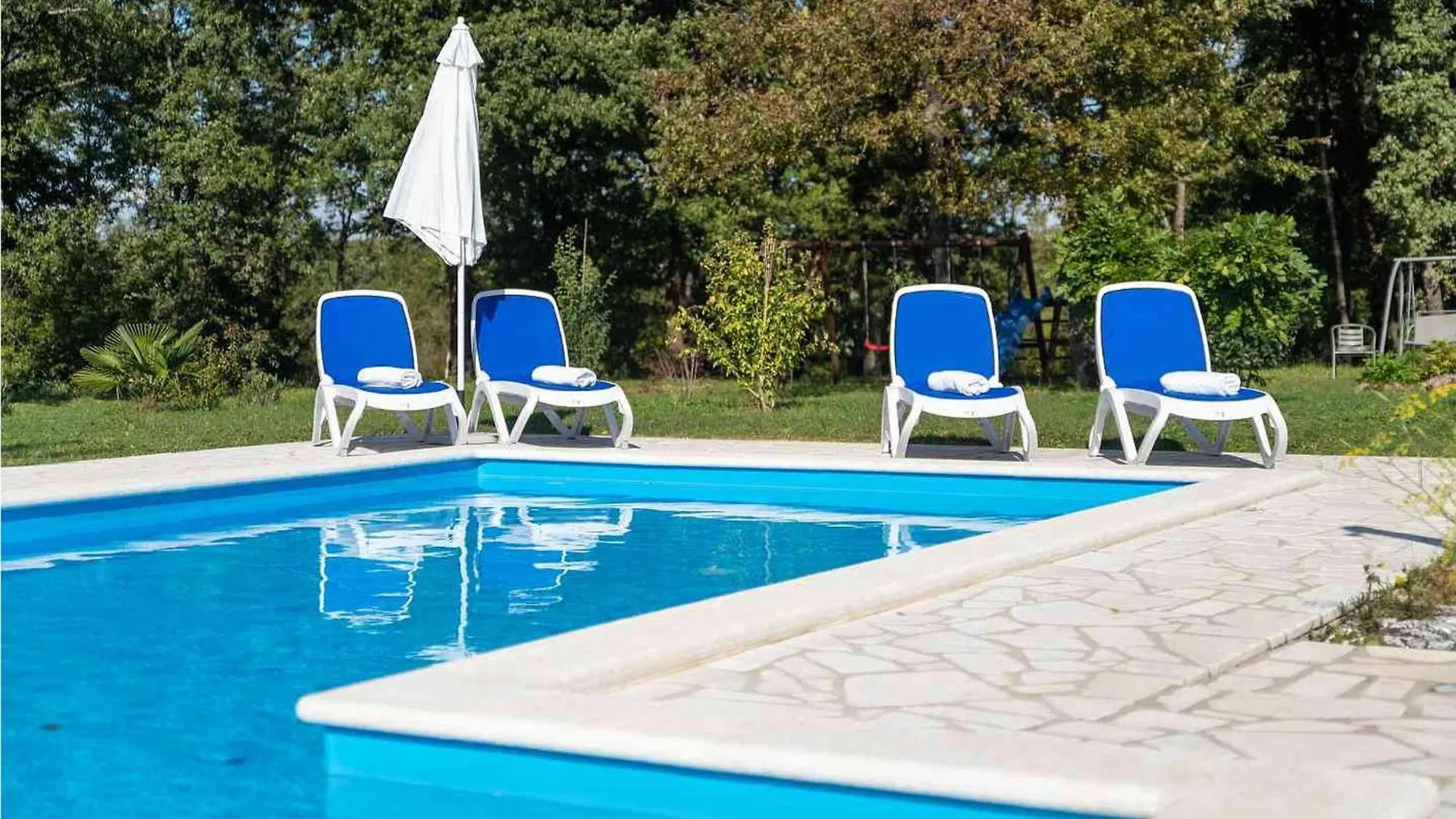 Апартаменты Petra 3 Kirmenjak